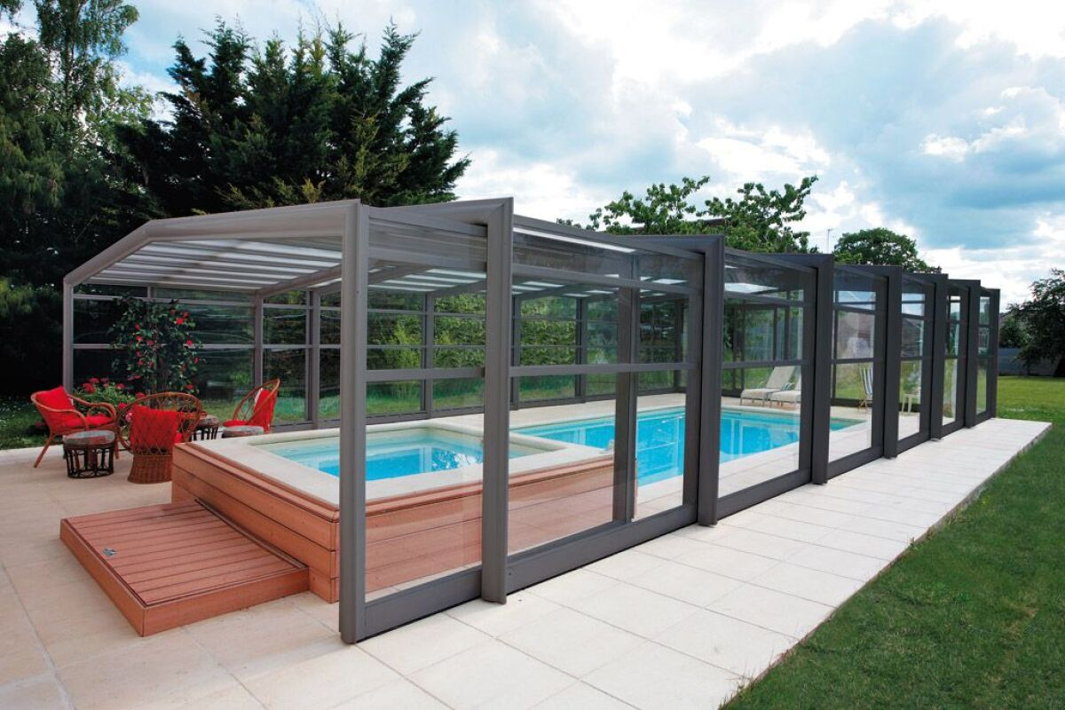 abri de piscine jardin
